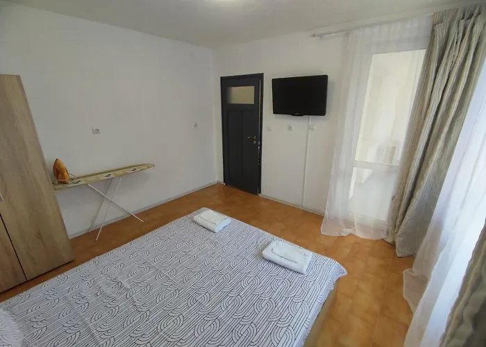 фамилия 100м от морето в Апартаменты