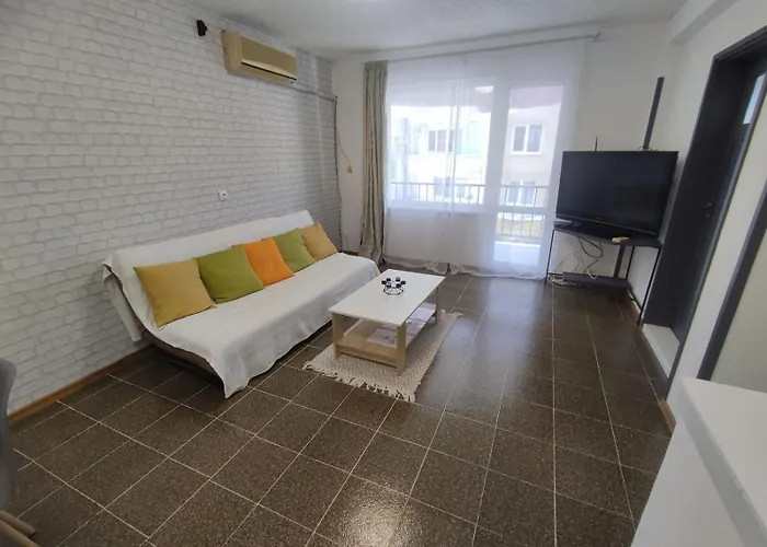 фамилия 100м от морето в Апартаменты *