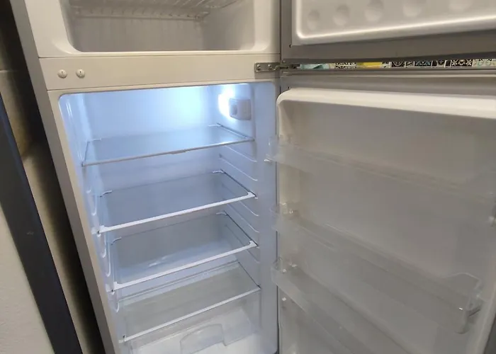 фамилия 100м от морето в *