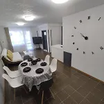 фамилия 100м от морето в Apartman Ravda