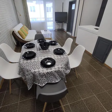 Apartment фамилия 100м от морето в *