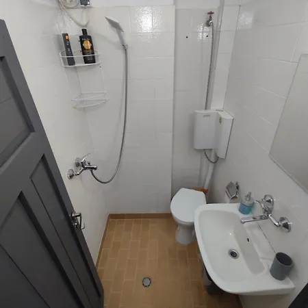 фамилия 100м от морето в * Ravda