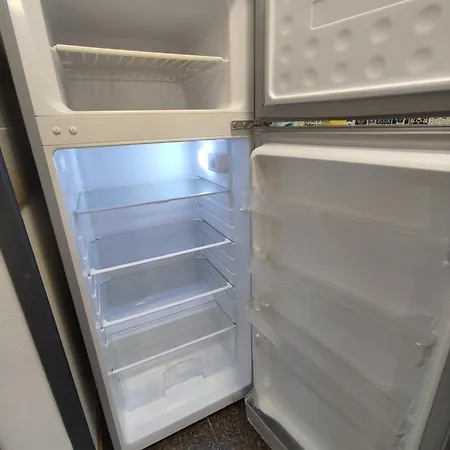 фамилия 100м от морето в *