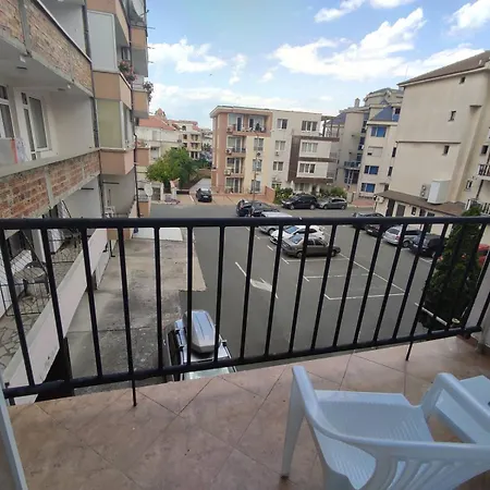 Appartamento фамилия 100м от морето в *