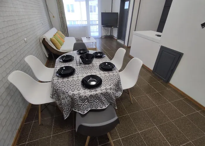 아파트 фамилия 100м от морето в *