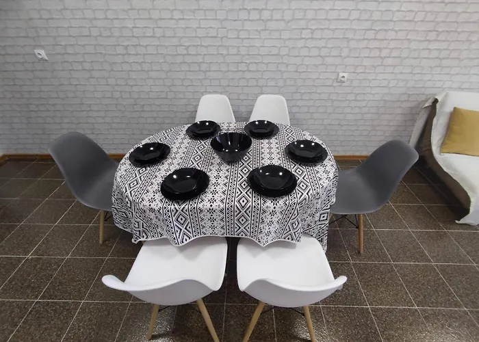 фамилия 100м от морето в 라브다