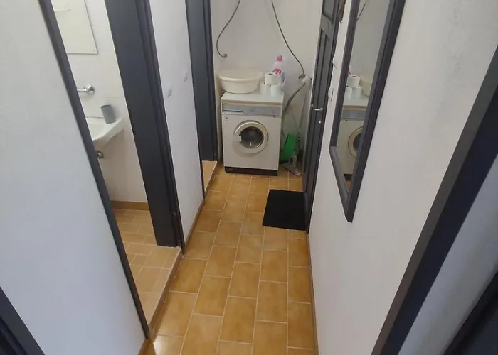 фамилия 100м от морето в * 라브다