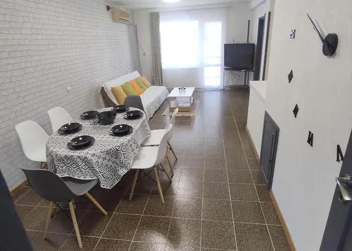 фамилия 100м от морето в 라브다