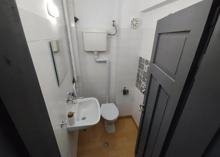 фамилия 100м от морето в 아파트 라브다